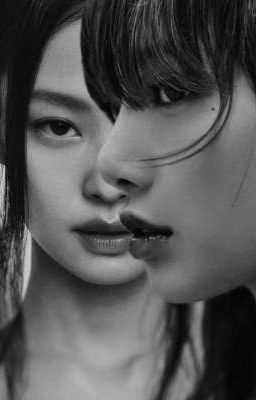 под рёбрами 