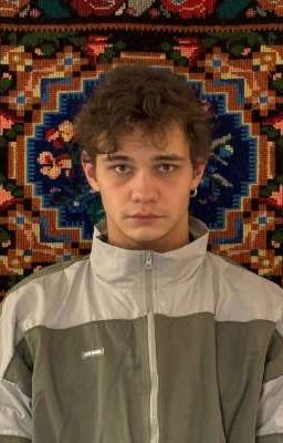 Ты сестра Адидаса и Марата,и за тобой бегает Турбо
