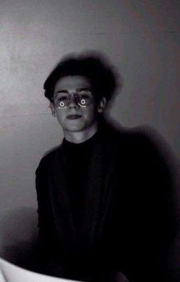 Обложка истории Ещё совсем малая, зачем тебе сигарета?!